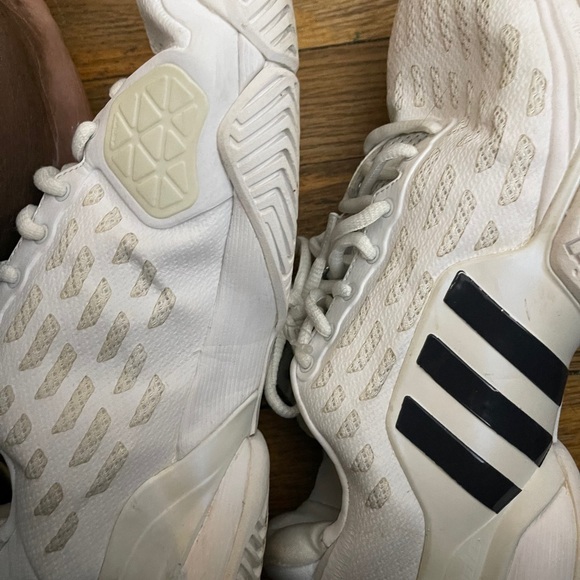 Size 8.5 Adidas Tennis Shoes - Picture 6 of 8